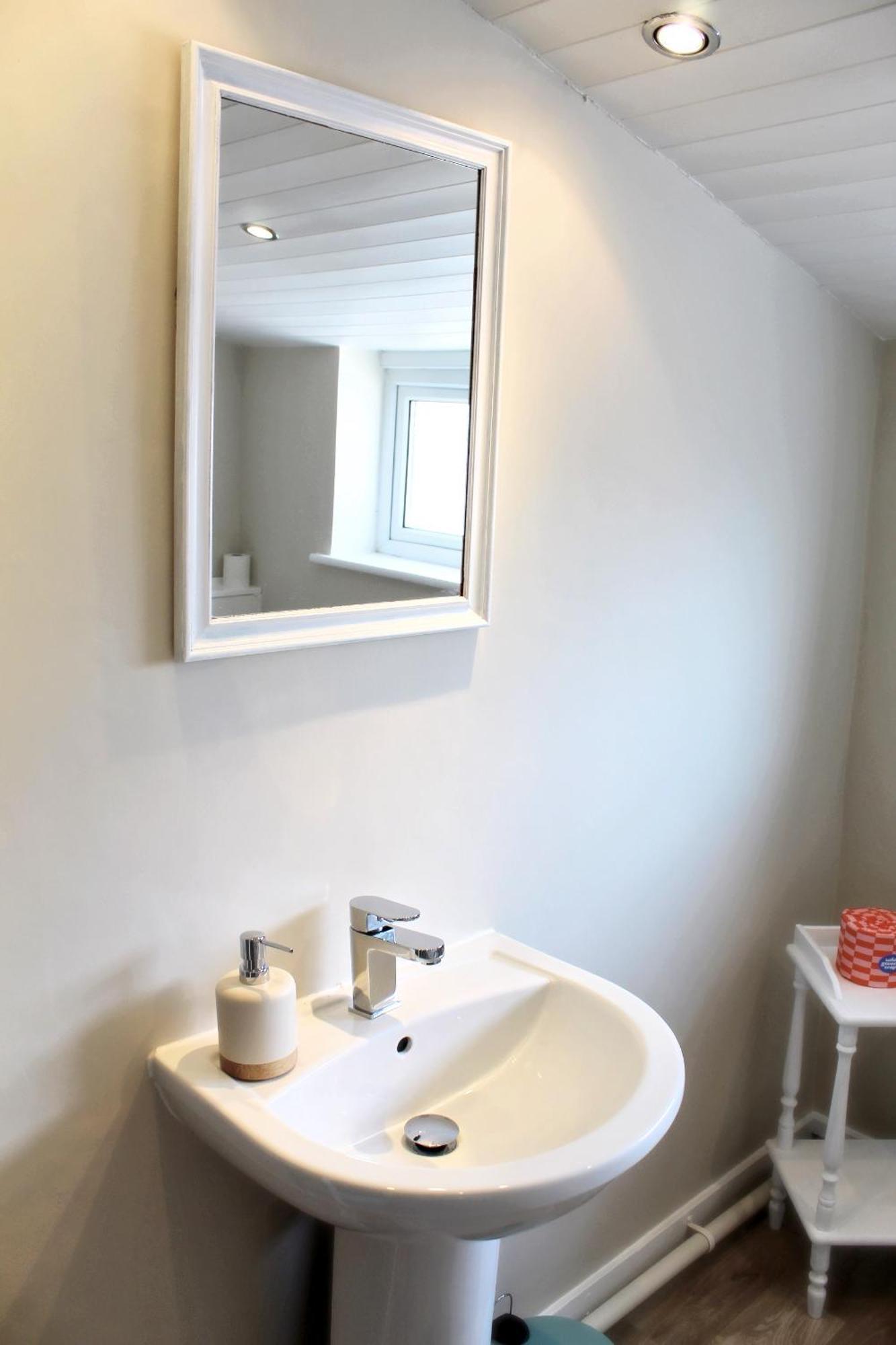 Cosy In Mersea - Walking Distance To And Town Holiday home West Mersea