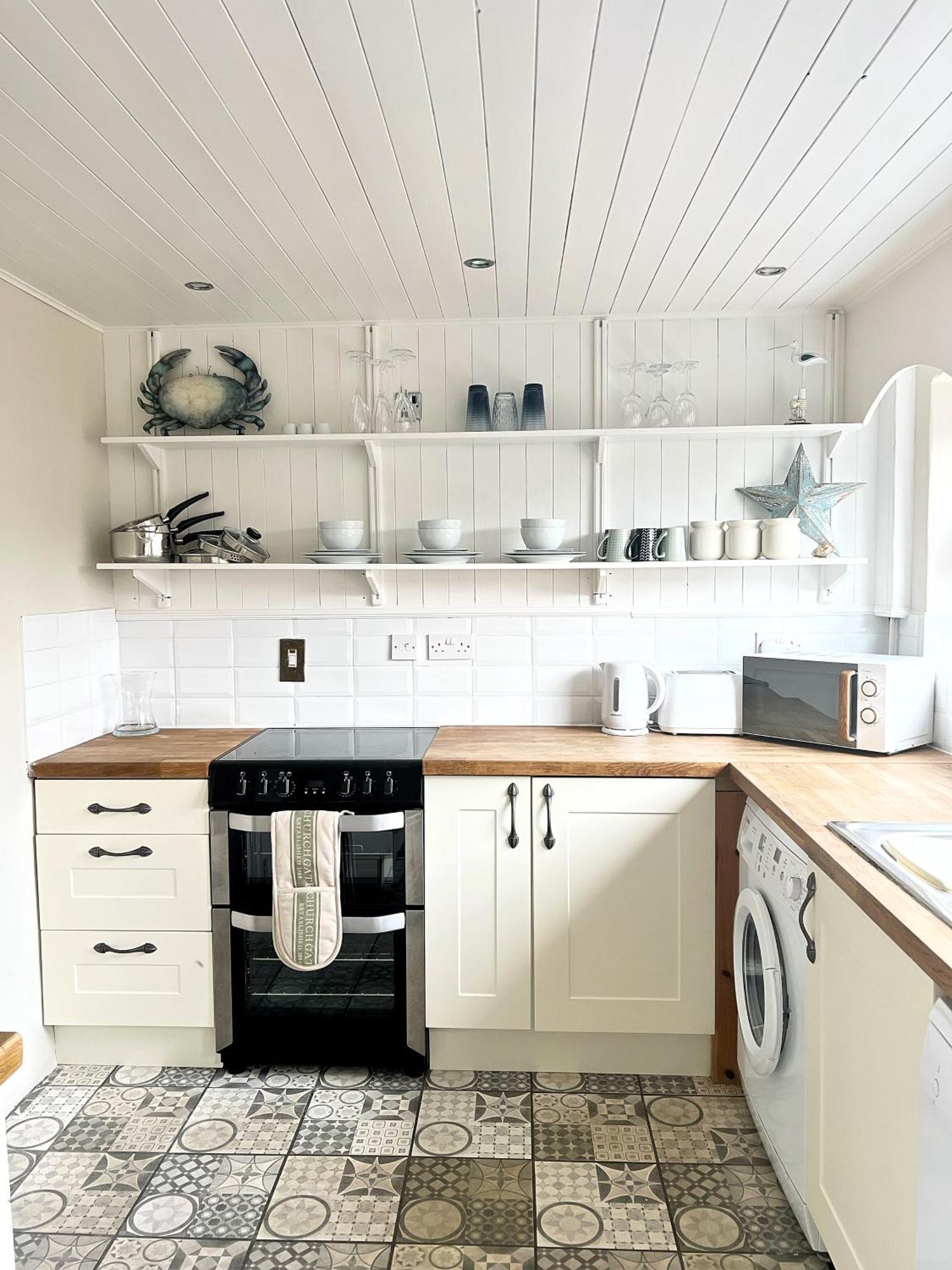 Cosy In Mersea - Walking Distance To And Town Holiday home *