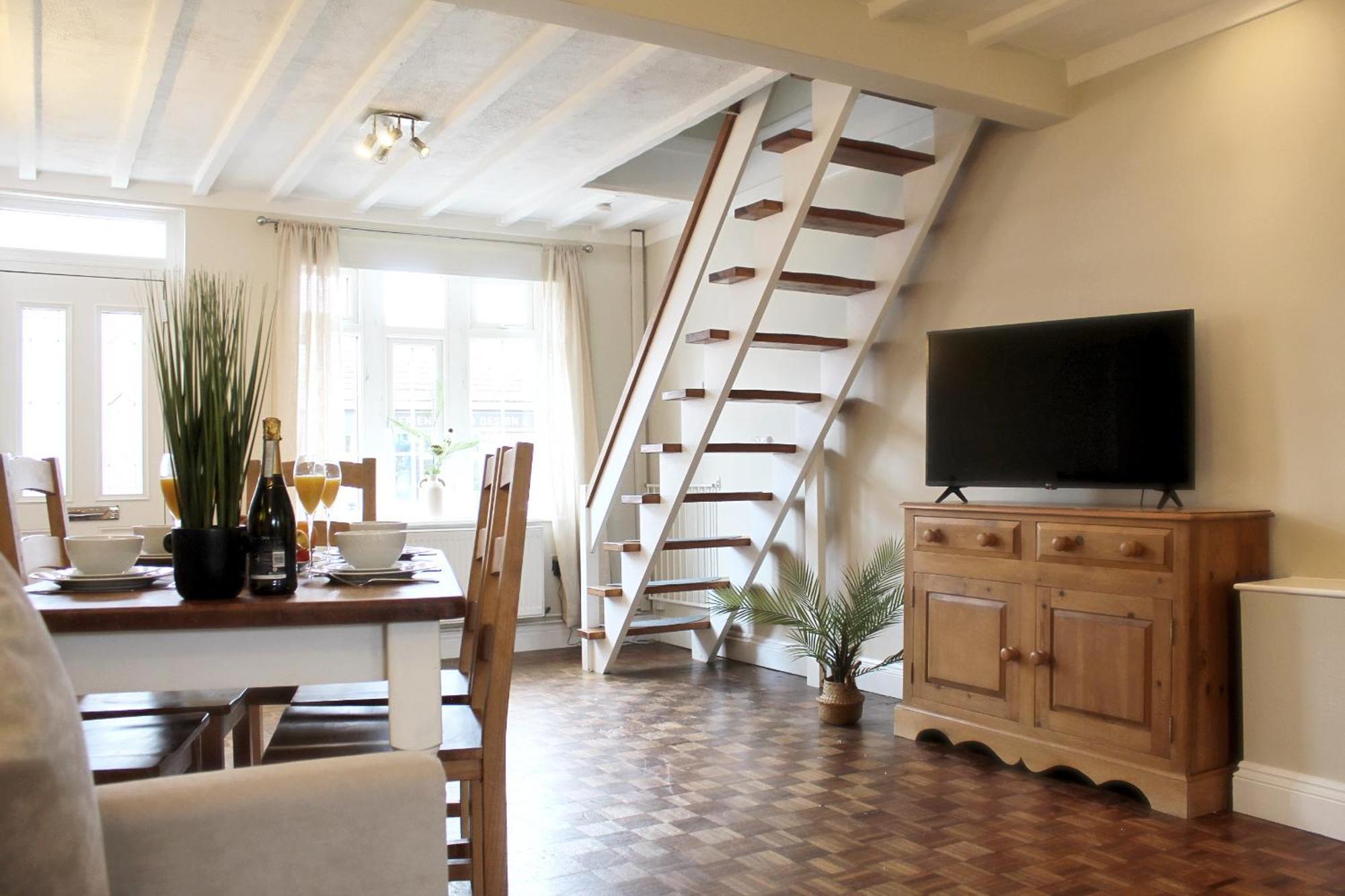 Cosy In Mersea - Walking Distance To And Town Holiday home West Mersea