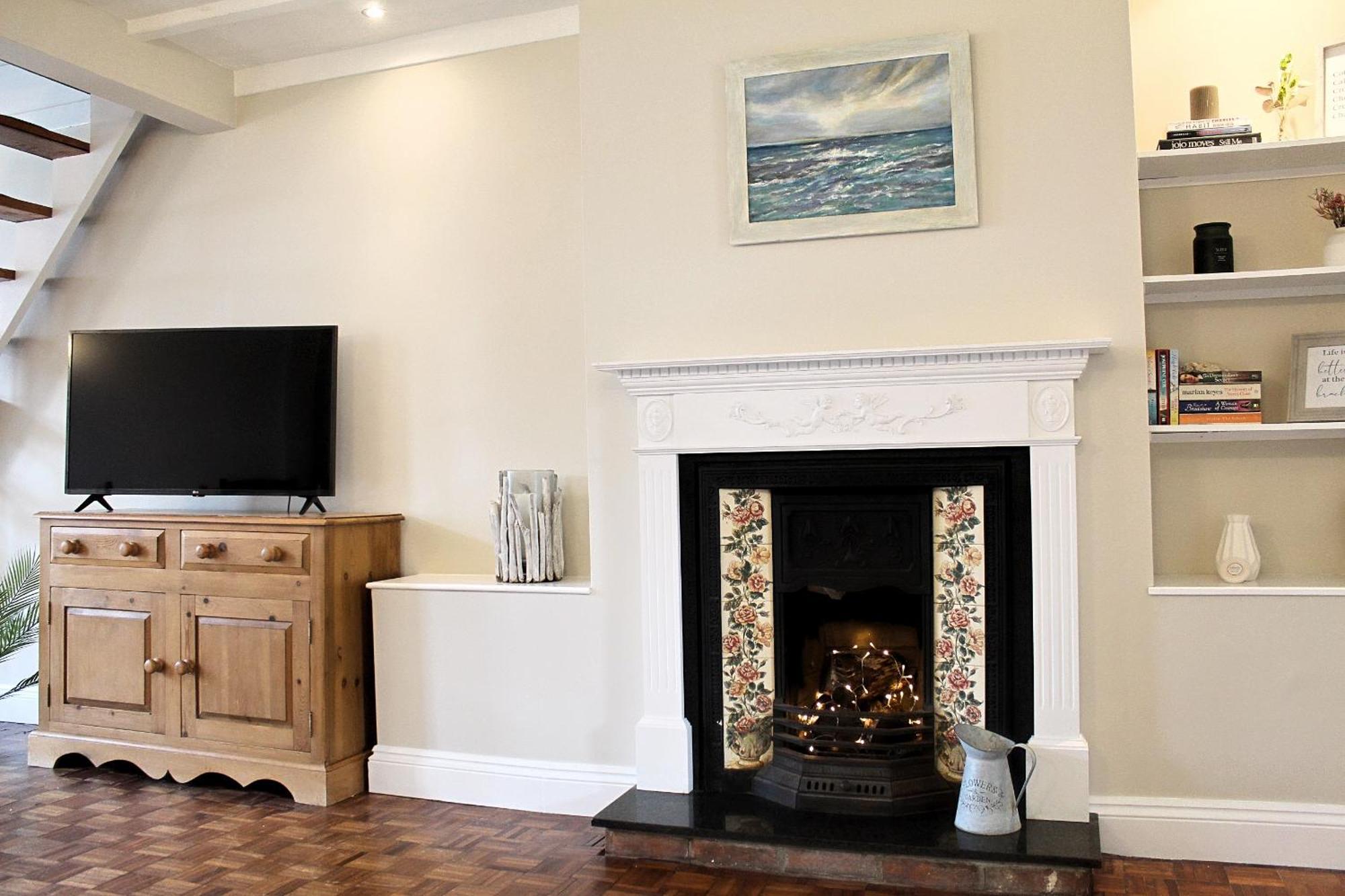 Cosy In Mersea - Walking Distance To And Town